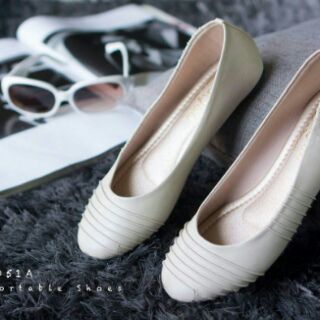 รองเท้า ทรง Ballet Flat ผลิตจากหนังเทียมเกรด Hi-End