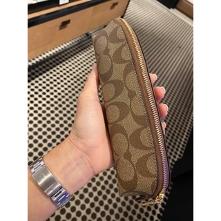 พร้อมส่ง แท้ 🇺🇸💯% New Coach กระเป๋าใส่ดินสอ PENCIL CASE IN SIGNATURE CANVAS (COACH C6333) IM/KHAKI