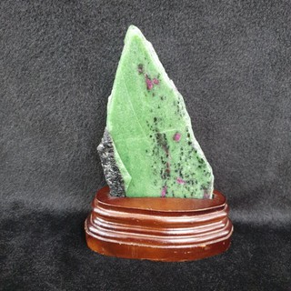 หินก้อนรู้บี้ซอยไซต์ ซอยไซต์ ทับทิม (Zoisite) Ruby Zoisite