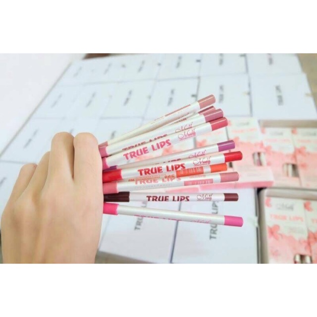 ME NOW TRUE LIPS Lip Liner Pencil