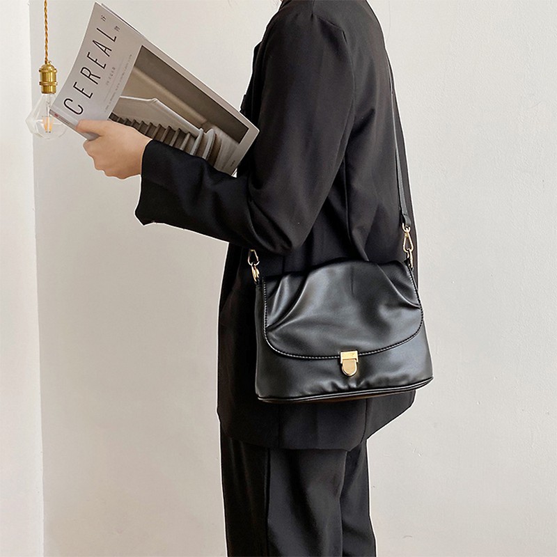 กระเป๋าสะพายข้างผู้หญิง Fashion Bag Women Messenger Bags กระเป๋า Soft PU Leather Crossbody Bag Black