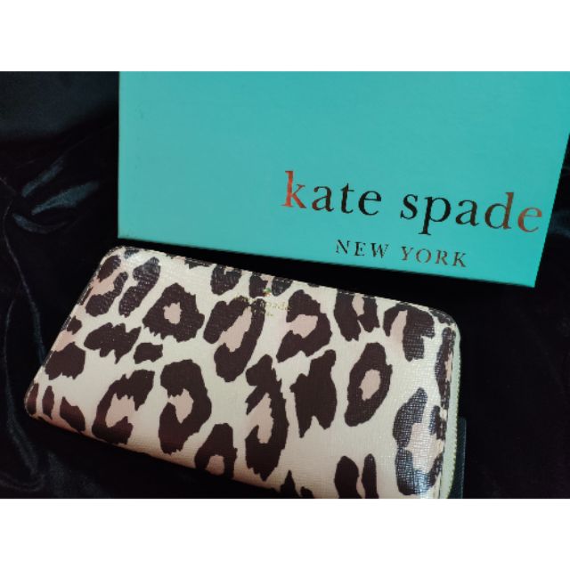 กระเป๋าสตางค์ Kate spade ใบยาวซิปรอบ แท้ 100% มือสองใช้เองสภาพเหมือนใหม่