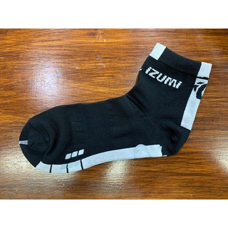 ถุงเท้า Pearl Izumi (made in Japan)