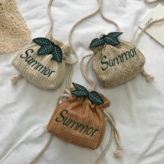 [พร้อมส่ง] กระเป๋าสานผูกเชือก กระเป๋าสะพายข้างSummorทรงถุงสุดน่ารัก(B960) มีให้เลือก 3 สี: ขาว/ครีม/น้ำตาล