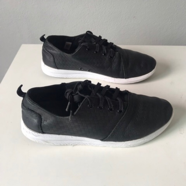 รองเท้าผู้ชาย Toms มือ2  size us9 uk8 eu42 270cm