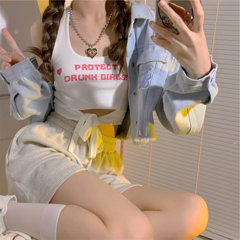 In summer, the new Korean style short t-shirt shows the navel, the girl wears a vest inside, and the girl designs ins with a spicy top hanging from her neck. #9