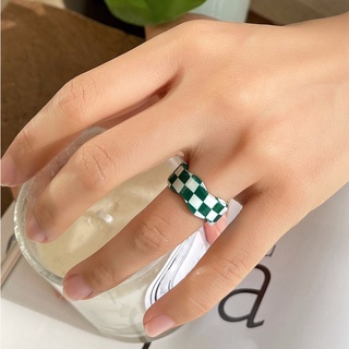 แหวนเรซิ่นลายหมากรุกสุดฮิต Plaid Cuff Ring