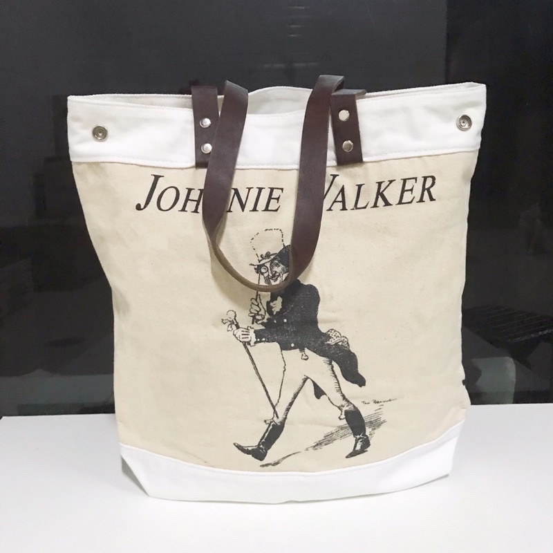 กระเป๋าผ้า กระเป๋าผ้าแคนวาสใบใหญ่ Johnnie Walker Tote Bag Limited Edition จุของได้เยอะ มีสายสะพายข้า