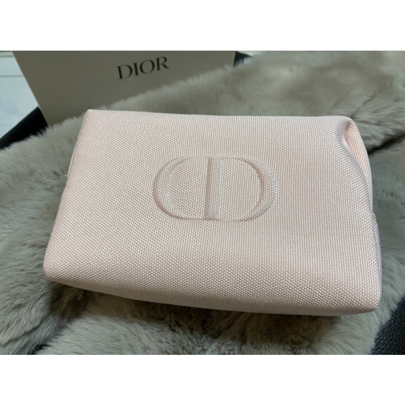 กระเป๋าเครื่องสำอางค์ Dior ของแท้ 100% มีกล่อง