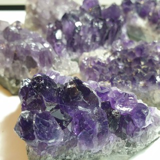 ผลึกสีม่วง อะเมทิสต์ Amethyst แบบก้อน ขนาดกะทัดรัด 4-5 ซม