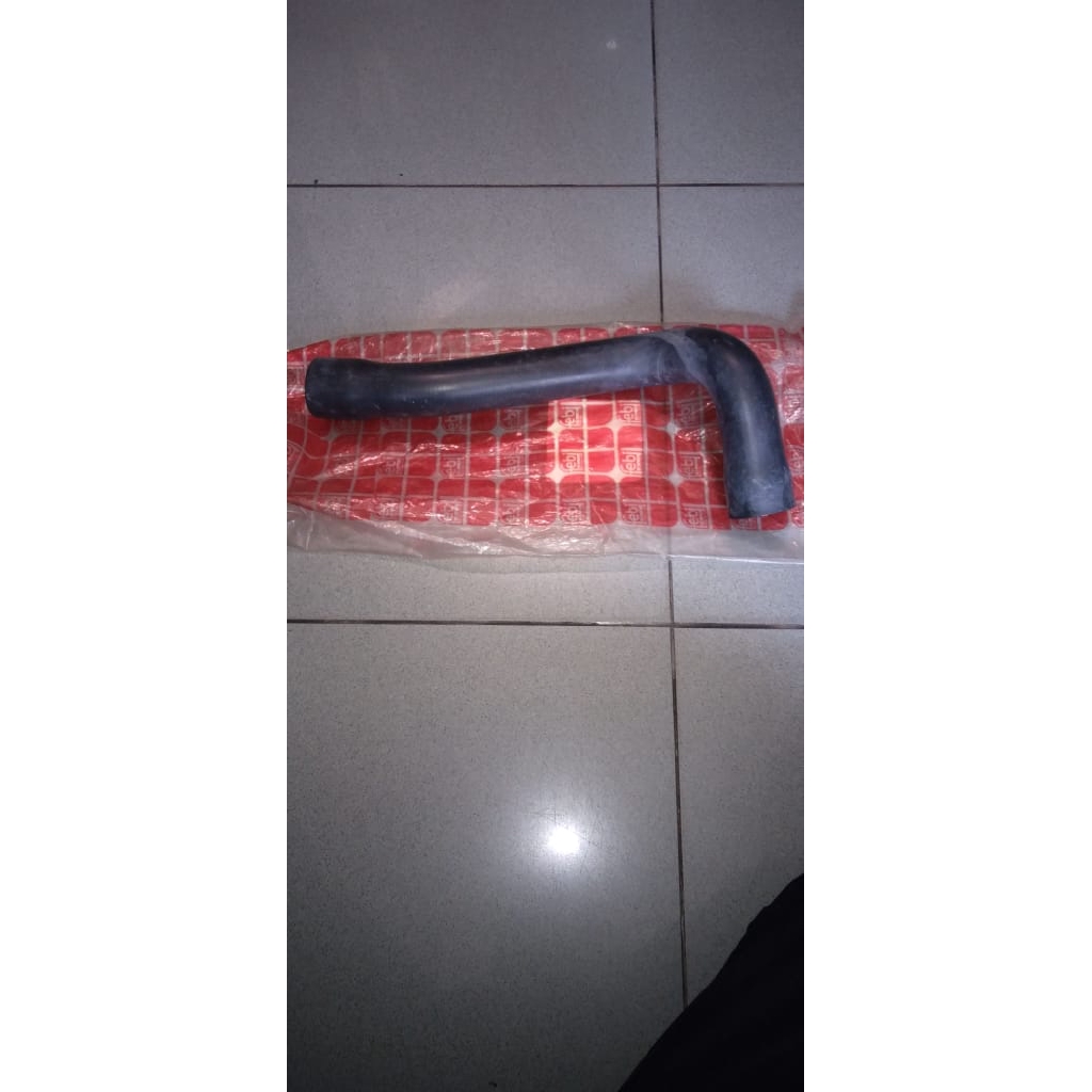 ท่อหม้อน้ําต่ํา BMW E34 M50