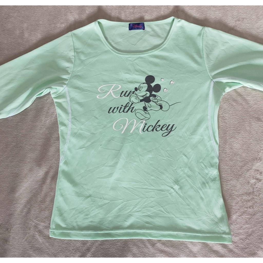 เสื้อกีฬา Disney Mickey สีเขียว แขนยาว ขนาดอกก่อนยืด 38 นิ้ว