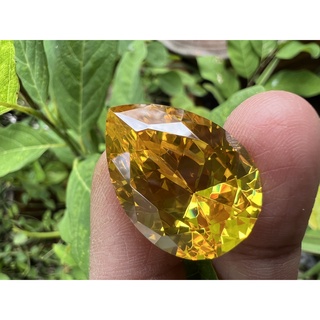 คิวบิกเซอร์โคเนีย เพชรรัสเซีย DIAMOND หนัก 50 กะรัต CARATS .1 เม็ด). ROYAL GOLD YELLOW สี YELLOW DARK 18x25 mm PEAR Cubi