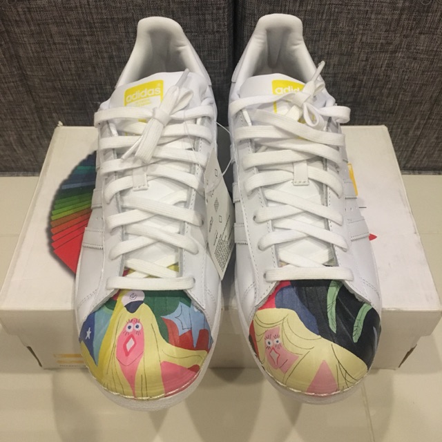 รองเท้า adidas เบอร์9 (4289 6395)