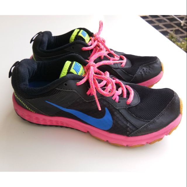 รองเท้าผ้าใบ Nike รุ่น Wild Trail แท้ มือ 2