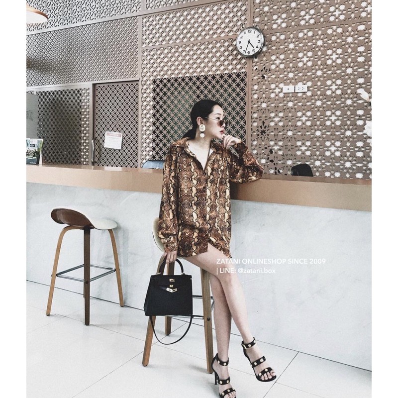 ส่งต่อเสื้อเชิ้ต Oversize ลายเสือร้าน Zatani