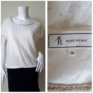 ROPE PICNIC  เสื้อลูกไม้ คอปาด มีซับใน แขนสั้น Size 38  รอบอก 38 นิ้ว ผ้ายืด แบรนด์จากญี่ปุ่นค่ะ