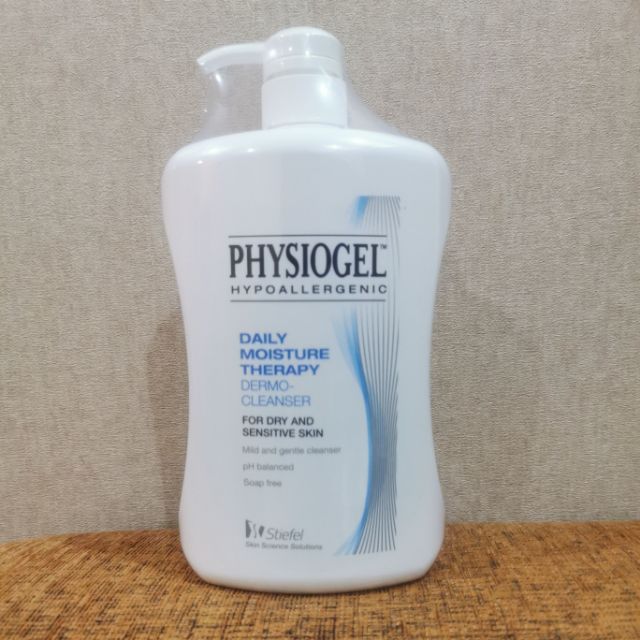 พร้อมส่ง (ค่าส่งถูก) Physiogel daily moisture therapy dermo cleanser 900 ml. Exp. 2022