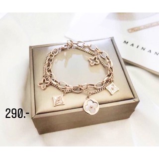สร้อยข้อมือ LV สีทอง ตุ้งติ้ง