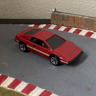 มือ 2 2015 Hot Wheels HW Workshop #219 Lotus Esprit S1 Red 5 Spoke Wheels 1/64