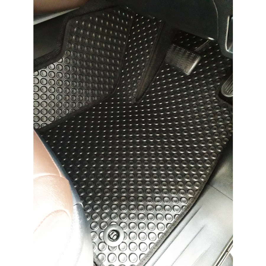 Extramat ยางปูพื้นลายกระดุมเกรดพรีเมี่ยม ชิ้นงานเบาะ3ตอน Toyota Fortuner / Legender / Commander / GR