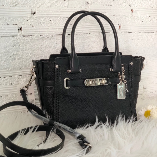 Coach Swagger 21 In Pebble Leather Black F37544