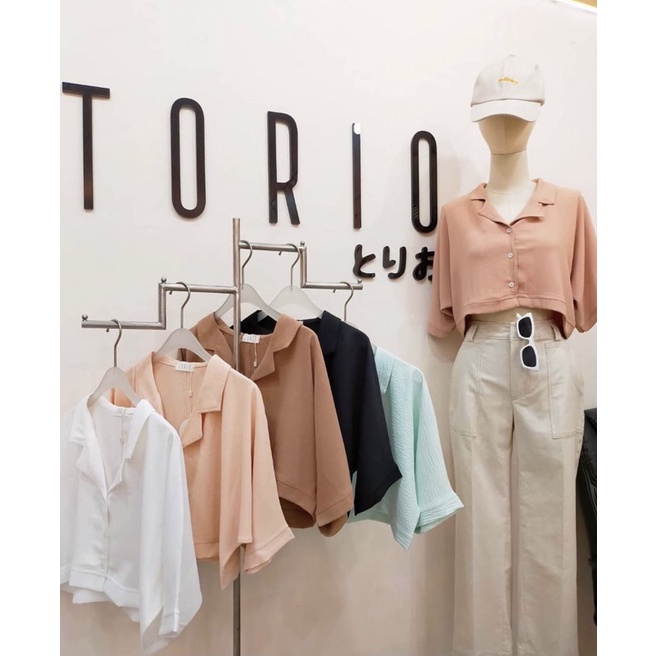 NEW IN PACK เสื้อครอปจากร้าน torio