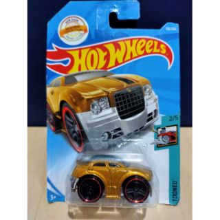 รถเหล็ก Hot wheels Chysler 300c ทรงการ์ตูนอาราเร่