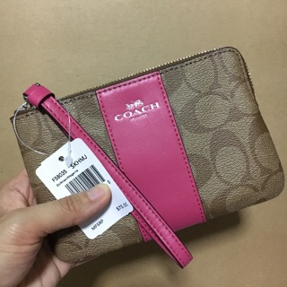 New coach  คล้องมือ ไซส์ S ซิปเดียว สีชมพู magenta