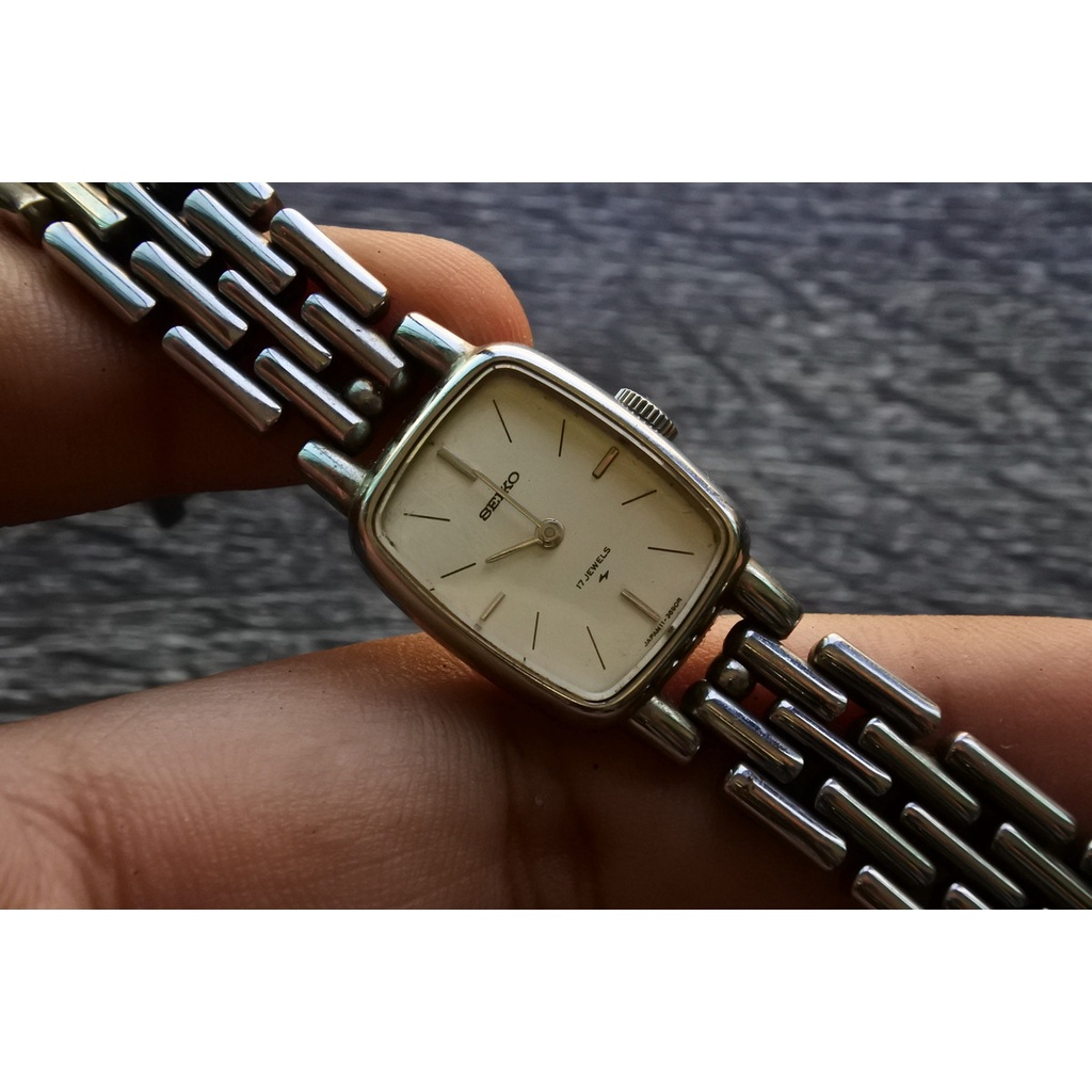 นาฬิกา Vintage มือสองญี่ปุ่น SEIKO VINTAGE 11-4330 ระบบ ไขลาน ผู้หญิง ใช้งานได้ปกติ สภาพดี ของแท้ 100% เปลี่ยนถ่านใหม่