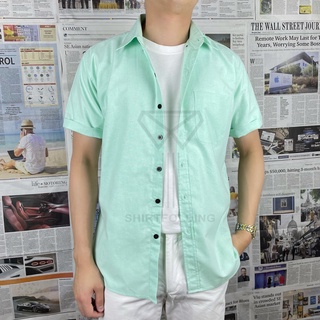 SHIRTFOLDING เสื้อเชิ้ต แขนสั้นคอปก สีเขียวมินท์ กระดุมดำ