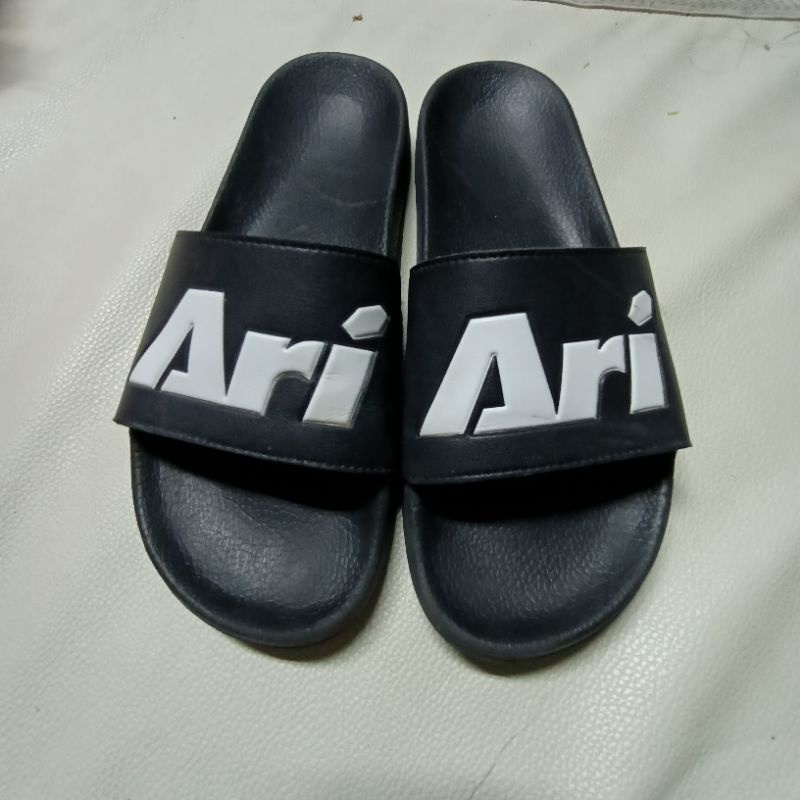 รองเท้าแตะAri เบอร์41 ของแท้ มือสอง