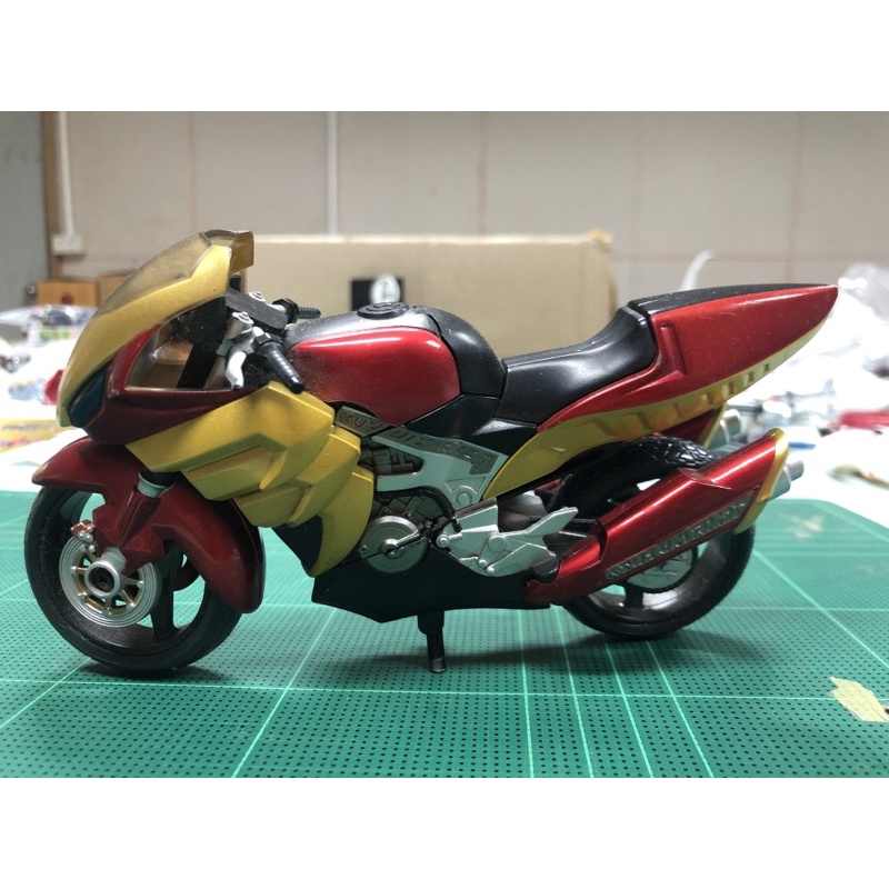 S.H.Figuarts machine tornador