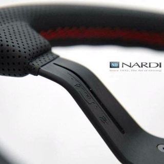 พวงมาลัย พวง NARDI SPORT RALLY DEEP CORN PERFORATED LEATHER BLACK SPOKES RED STITCH 330MM ของแท้ อุปกรณ์ครบพร้อม แตรแท้