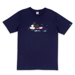 Disney Mickey Mouse Men Surfs Up T-Shirt - เสื้อผู้ชายลายมิกกี้เมาส์ลายเซิร์ฟบอร์ด  สินค้าลิขสิทธ์แท้100% characters st