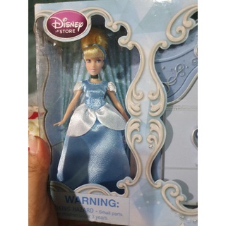 **กล่องไม่สวย** Disney Princess Cinderella Wardrobe Doll Play Set - Mini Doll &amp; Accessories ตุ๊กตาขนาดประมาณ 5 นิ้วค่ะ