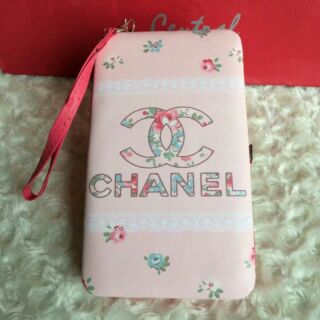 กระเป๋าสตางค์ใส่โทรศัพท์มือถือ Chanel ลายสวยหวาน