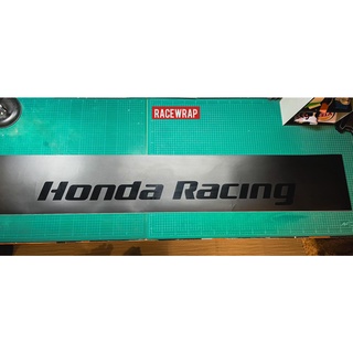 สติกเกอร์คาดหน้า "honda racing" สีดำเงาพื้นหลังดำด้าน (สติกเกอร์บังแดด)