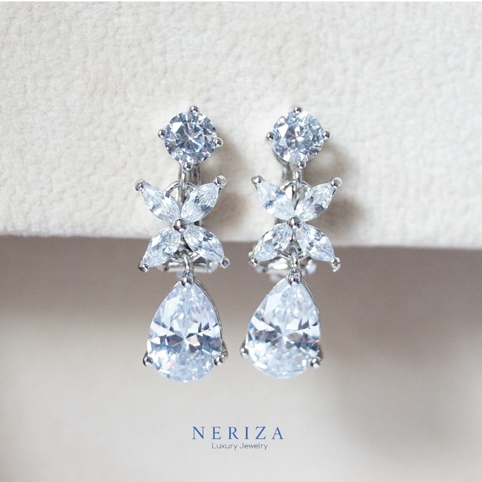 Neriza Jewelry/ต่างหูเพชรระย้าประกายไฟเทียบเท่าเพชรแท้ เครื่องประดับเจ้าสาว จัดส่งพร้อมกล่อง NE138