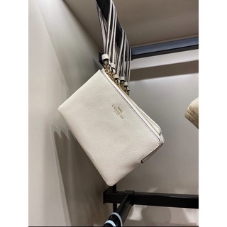 พร้อมส่ง แท้ 🇺🇸 💯% New Coach 1 ซิป S รุ่นทCORNER ZIP WRISTLET (COACH F58032) GOLD/CHALK