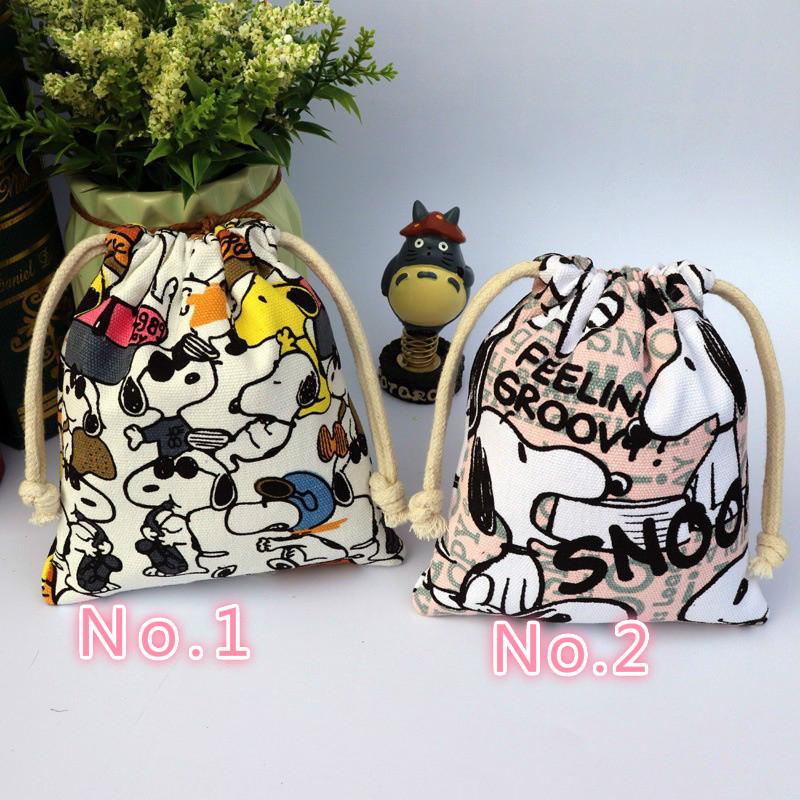 กระเป๋าผ้าใบพิมพ์ลาย Snoopy แบบผูกเชือก 20x16 เซนติเมตร 1 ชิ้น