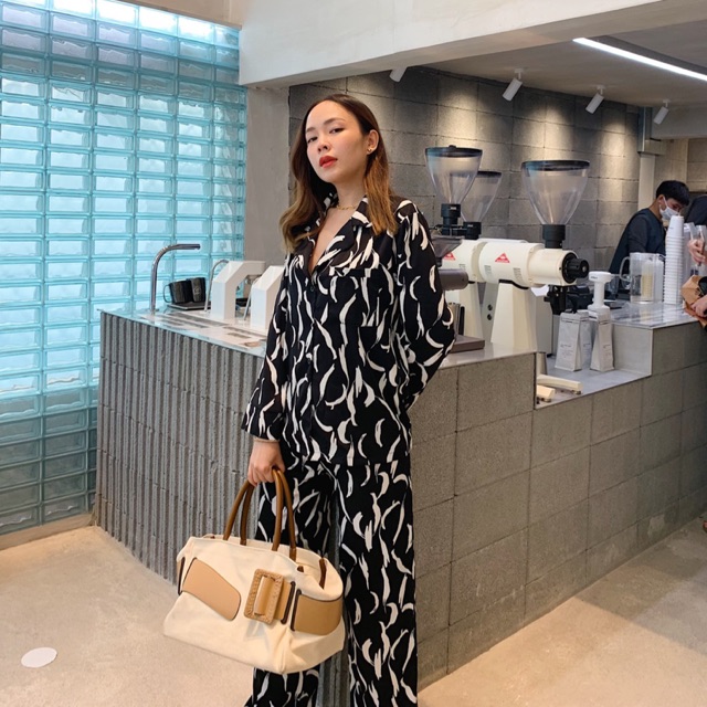 ส่งต่อจากร้าน tshopppp ของใหม่สินค้าอยู่ในแพค