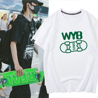 【💘💘】ผู้หญิงแฟชั่น Wang Yibo พิมพ์แขนสั้นผ้าฝ้ายเสื้อยืดผู้ชายและผู้หญิงขนาดใหญ่หลวมแขนสั้นแฟชั่นสบายๆเสื้อยืด