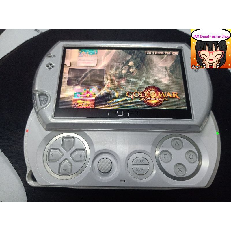 เครื่องเกมส์ PSP Go มือสอง  พร้อมเล่นสภาพสวย  สีขาวมุก