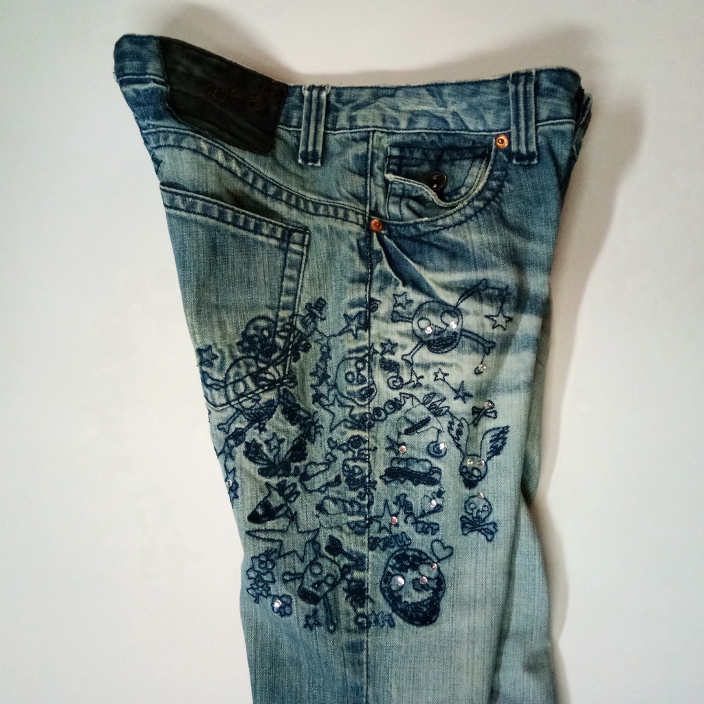 กางเกงยีนส์ Ed Hardy Jeans Denim LADY เอว30" ขากระบอกเล็ก มือสอง สภาพดี สวยๆ งานคัด ของแท้ ปักลายสวยสุดๆ