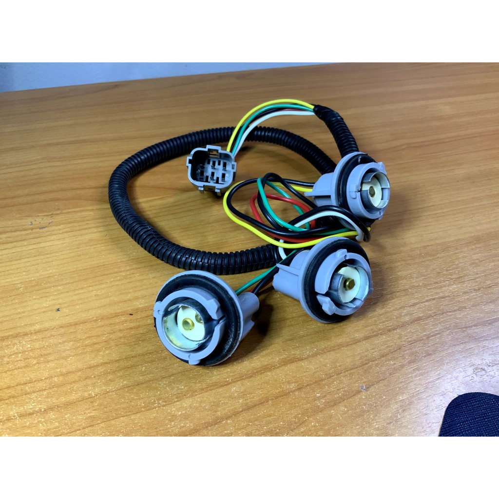 ชุดขั้วไฟท้าย ขั้วไฟท้าย สำหรับ isuzu dmax ปี 03-05 (รุ่นแรก) 1 ชุด (1ข้าง) - ขั้วไฟ d-max ดีแม็ก ขั