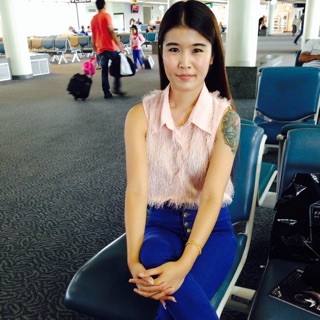 เสื้อคอปกแขนกุด ขนฟรุ้งฟริ้ง