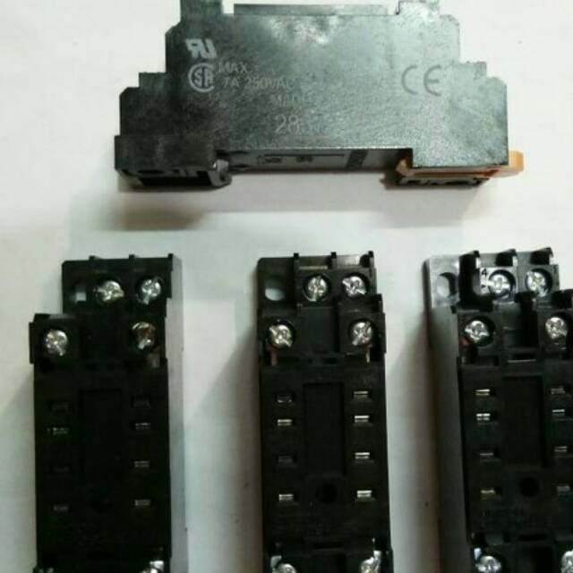 รีเลย์ซ็อกเก็ต Type PYF08A-E / PYF-08A-E สําหรับ H3Y / MY2 8 ขา ยี่ห้อปกติ