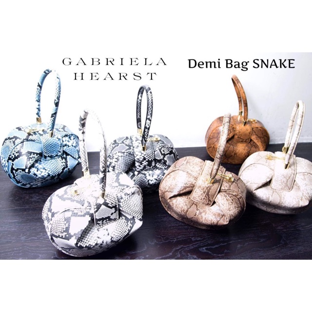 กระเป๋า Gabriela Hearst