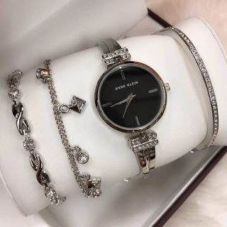 ราคาเรือนละ 990

💕 ANNE KLEIN 💕 พร้อมกล่องแบรนด์สุดหรู
- นาฬิกาสายเลส พร้อมกำไล
- ขนาดหน้าปัด 30 mm
-